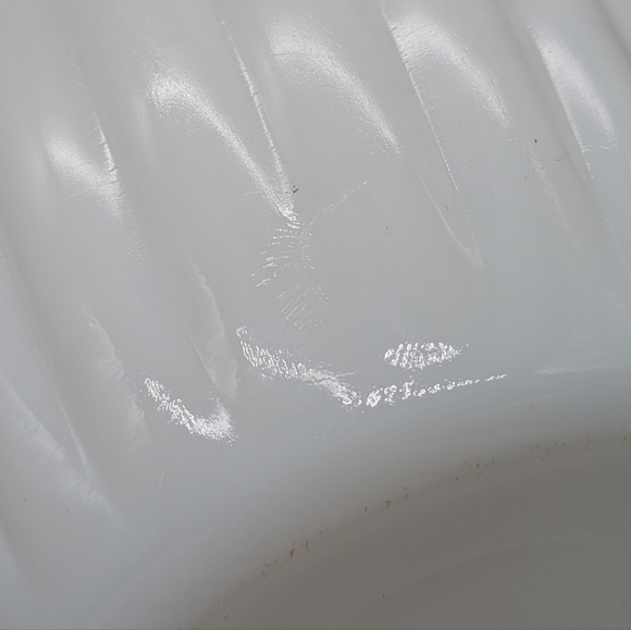 Vintage Pinch Ruffle Scalloped Edge White Milk Glass Vase - Picture 4 of 8